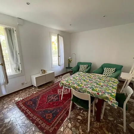 Flat In The Heart Of Lido *